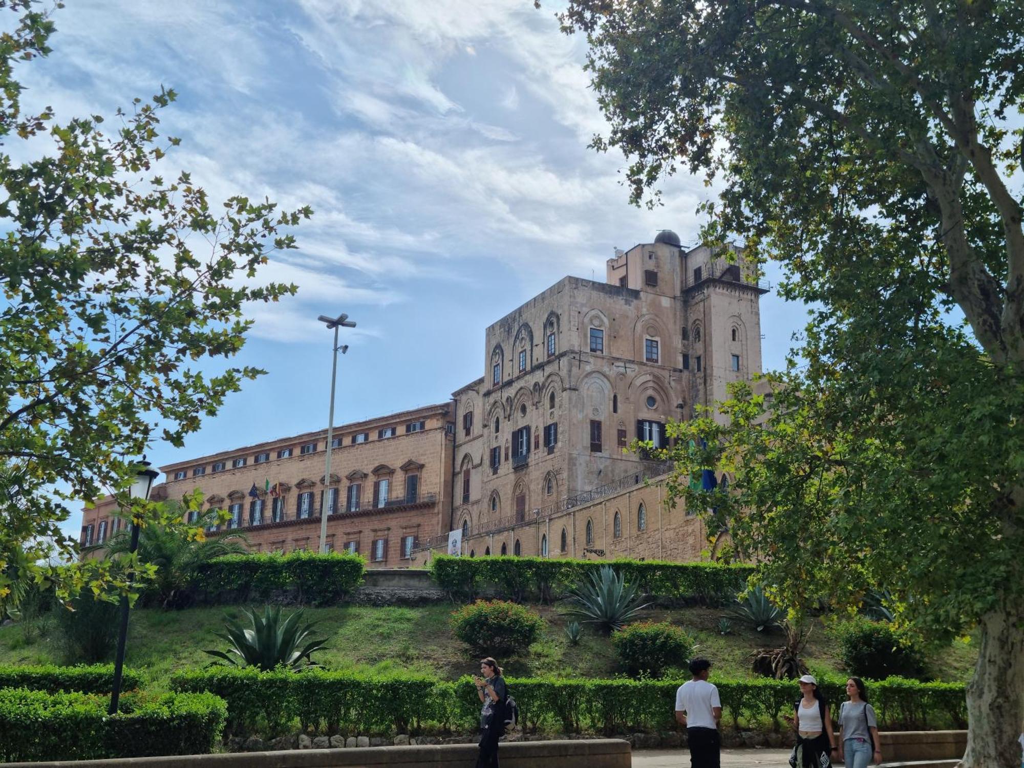 Acomodação com café da manhã  Magnanimo Palermo